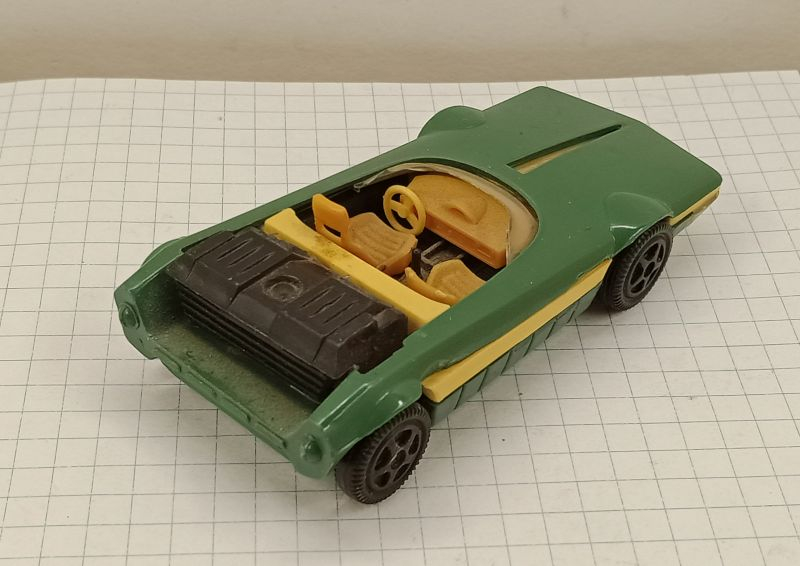 ������ ���������� ���� Bertone Runabout
