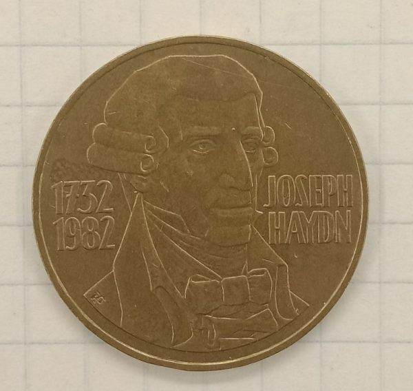 20 ��������� 1982 ������� - 250 ��� �� ��� �������� ������ ������
