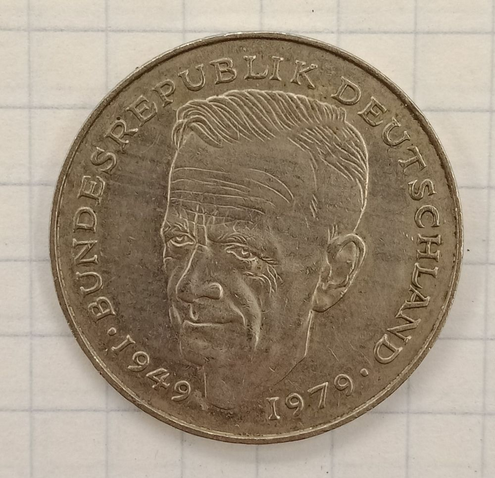 2 ����� 1990 �������� ��� � ���� �������
