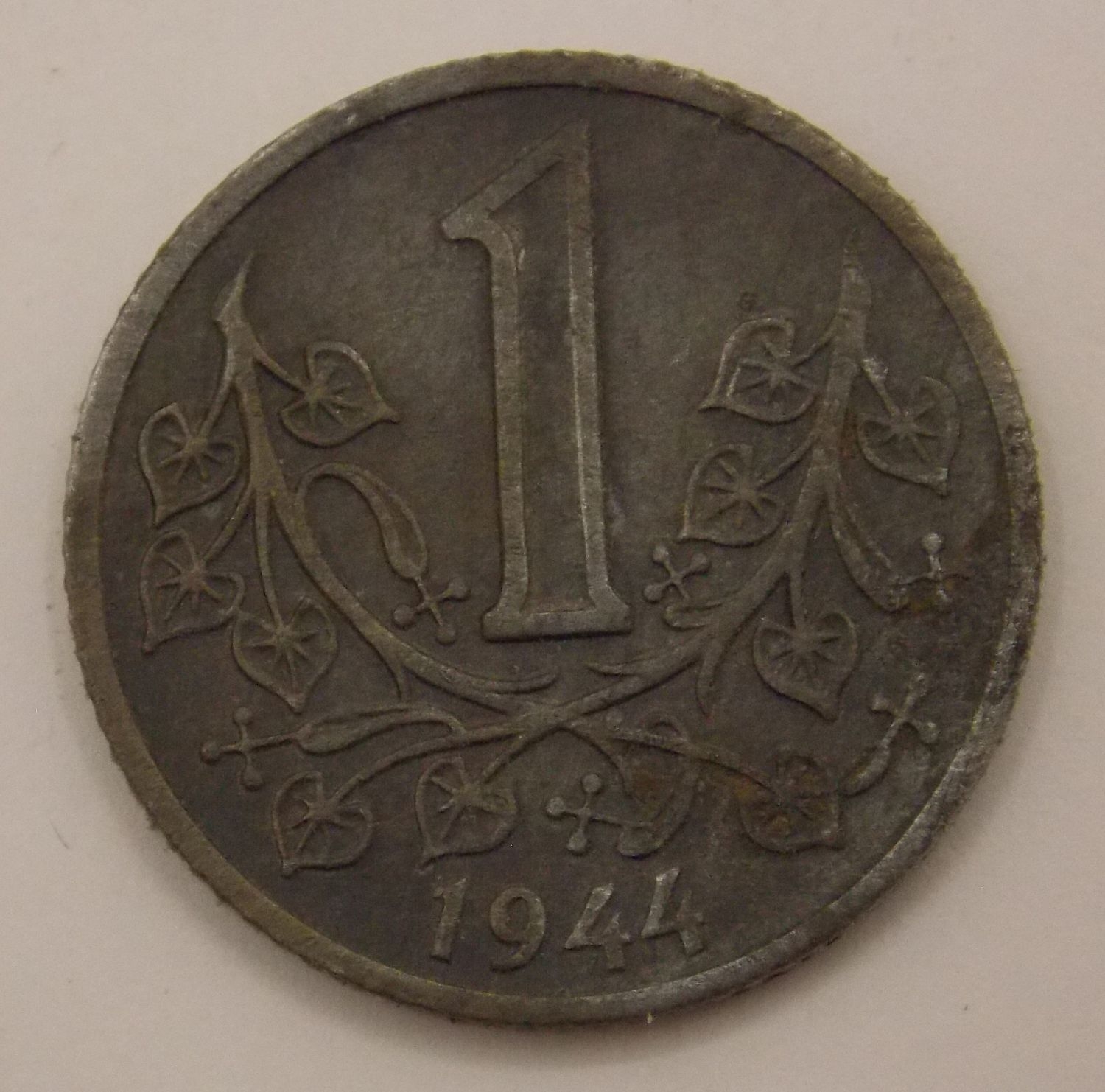 1 ����� 1944 ������� � �������